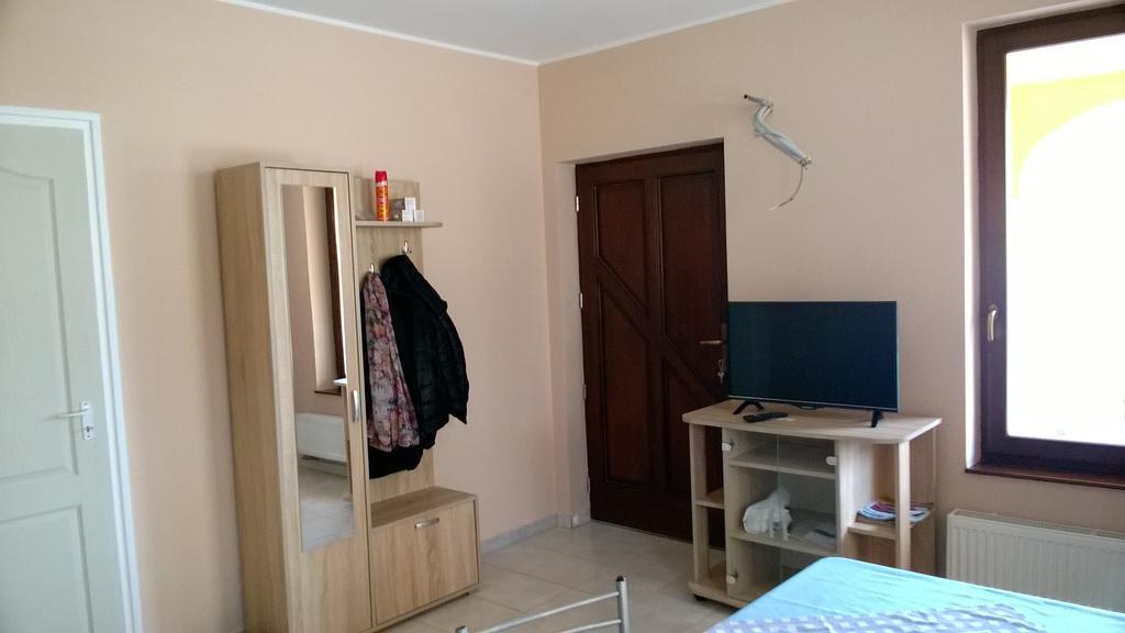 Hatarmenti Vendeghaz Zsira Exteriör bild